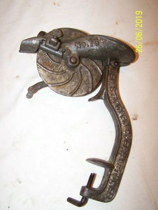 Antique 1900 ' s Cast Iron Metal Hand Crank Standard CHERRY STONER Pitter NO.  75 8