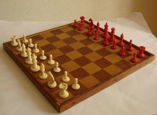 Antique 19th Cent.  Bone Chess Set Red /white Staunton Style King 5 Cm.