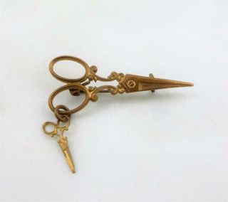 Antique Victorian Ornate Sewing Scissors Gold Metal Brooch Pin C1890 