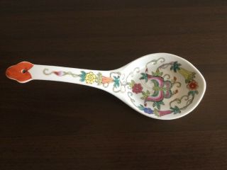 Big Porcelain Chinese Famille Rose Spoon With Butterfly & Flowers