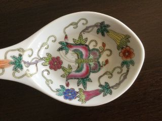 Big Porcelain Chinese Famille Rose Spoon with Butterfly & Flowers 4