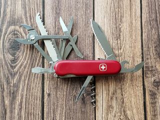 Wenger Delemont Master 85mm Swiss Army Knife Red Retired Rare Discontinued 8214