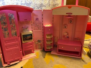 Vintage Barbie Travelin House Take Along Travel Luggage Case Mattel 1995