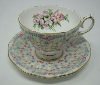 Queen Anne Royal Bridal Gown Teacup And Saucer Pink Bow Fine Bone China England.