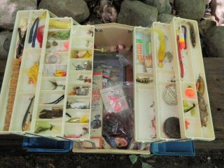 Vintage Cast Craft Tackle Box Full Of Old & Fishing Lures Fb