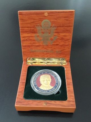 Trump Challenge Coin Gold Eagle Seal 45th President In Clear Case & Wooden Box