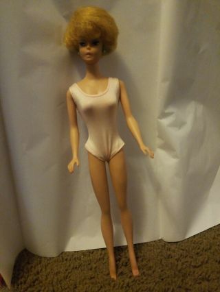 1961 - 62 Vintage 850 Blonde Bubble Cut Mattel Barbie Doll Pink Lip.  Blue Eyes