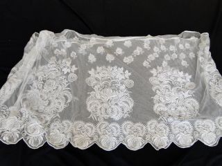 ANTIQUE LACE - CIRCA 1880 ' s,  ELABORATE EMBROIDERED SKIRT FLOUNCE 2