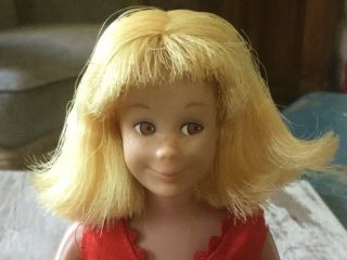 Vintage 1965 Blonde Scooter Barbie Doll Skipper Friend 1040
