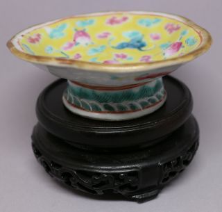Small Chinese porcelain plate with bats and peaches,  Guangxu period (1875 - 1908) 2
