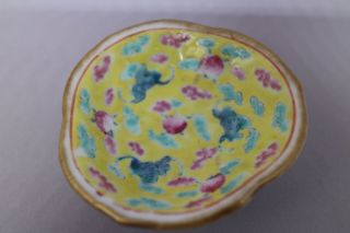 Small Chinese porcelain plate with bats and peaches,  Guangxu period (1875 - 1908) 3