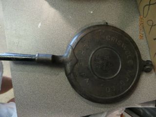 Griswold No.  8 977 Erie Pa.  Cast Iron Cookware Waffle Maker Antique Collectible