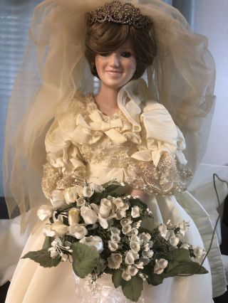 Danbury Princess Diana Doll Porcelain Wedding/bride W/ Box And Stand Crown