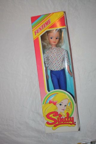 Vintage Boxed Funtime Sindy Doll And Clothing Euc 1986