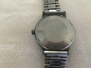 VINTAGE MENS TIMEX WATER RESISTANT WIND - UP DAY/DATE WATCH - RUNS 2