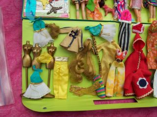 VINTAGE DAWN DOLL CASE WITH DOLLS CLOTHES AND MORE 5