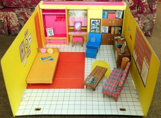 Vintage Barbie 1962 Dream House & Furniture 816