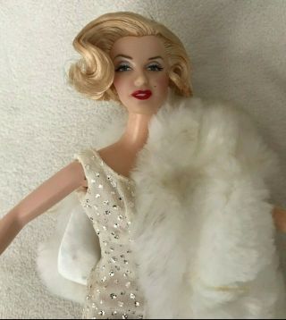Barbie Timeless Treasures Marilyn Monroe Doll Collector Edition 2001 53873 2