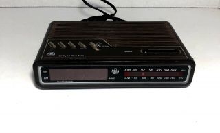 Vintage Ge 7 - 4612a Digital Am/fm Radio Alarm Clock Woodgrain