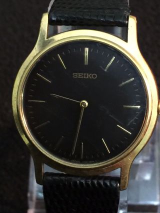 vintage seiko quartz mens watch,  35mm Case Black Face Gold Dail 2