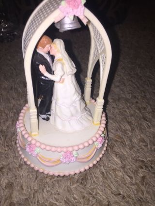 Vtg Enesco Musical Rotating Bride & Groom Wedding Cake Topper Plays True Love