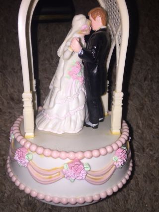 Vtg Enesco Musical Rotating Bride & Groom Wedding Cake Topper plays True Love 5