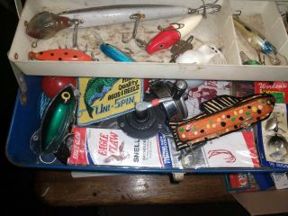 Vintage Metal Tackle Box Full Of Old Fishing Lures & Reel 2