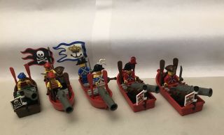 LEGO Vintage Minifigs - Imperial Guard Pirates,  Redcoats,  5 Boats,  Cannons,  Flags 3