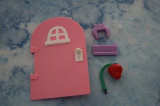 2003 Strawberry Shortcake Berry Sweet Home Doll House Replace Door & Strawberry