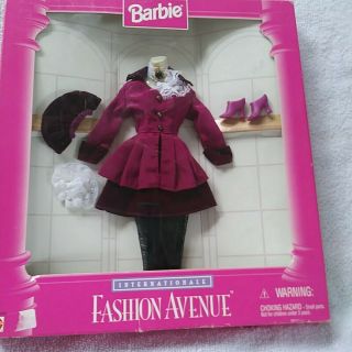 1996 Mattel Barbie Fashion Avenue Internationale 15902 Purple Fall Outfit.  Nrfb
