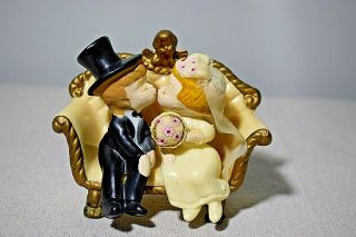 Vintage Wilton Wedding Cake Topper Bride Groom Kissing Couch Chicago 1970