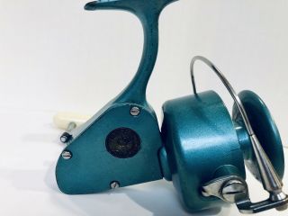 Vintage Penn 704 Spinfisher Spinning Reel " Greenie ",  Smooth,  Strong Bail