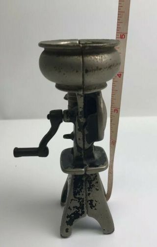 Antique Arcade,  McCormick Deering Cast Iron Cream Separator Toy (1932 - 1936) 8