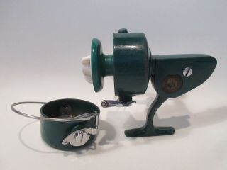 Vintage Penn 710 Spinfisher Spinning Reel W/ Spare Rotor Cup