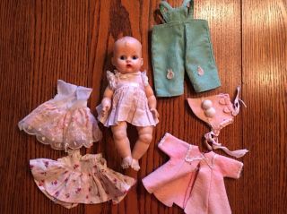 Vintage 1950s Vogue Ginnette Doll With 5 Outfits In.