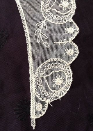 antique net lace collar,  cream color with net edging,  embroidered details 4