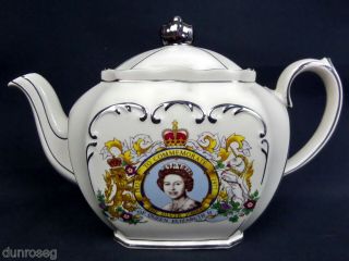 Sadler Queen Elizabeth Silver Jubilee 1977 Cube / Square Teapot,  Made In England