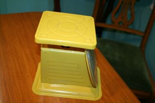 VINTAGE YELLOW Metal AMERICAN FAMILY KITCHEN CANNING FOOD SCALE 25 LBS 5