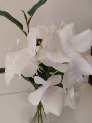 White Plastic Flowers in Vase for Small Dining Room Table 2