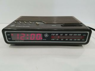 Vintage Ge General Electric Digital Alarm Clock Radio Woodgrain 7 - 4612a
