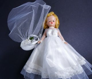 Vintage Vogue Jill Doll In Tagged Wedding Gown And Veil