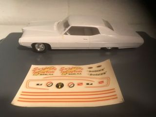 MPC Vintage 1969 Pontiac Bonneville model 1/25 scale 4