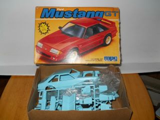 Vintage Mpc/ertl 1988 Ford Mustang Gt 1/25 Scale Model Kit 6211 2 In 1 Kit