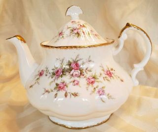 Teapot - Antique Paragon " Victoriana Rose " Bone China Made In England