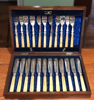 Antique Walker & Hall Set Of Silver Plate Fish Knives & Forks Cutlery Canteen