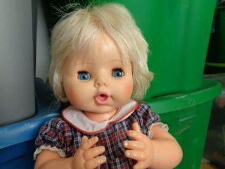 Vintage 1969 Horsman 21 " Walker Baby Doll Drink Wet Thirstee Stunning Blue Eyes