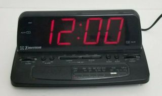 Vintage Emerson Digital Alarm Clock Am / Fm Radio Model Ak 2735