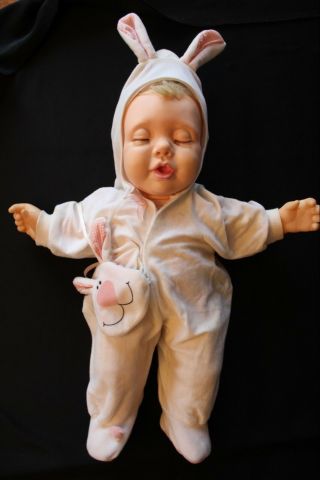 Vintage 1985 Hasbro J.  Turner Real Baby Sleeping In Bunny Pajamas W/purse