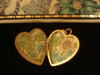 Very Pretty & Fine Antique Art Deco: Rolled Gold Heart Shaped Opening Locket