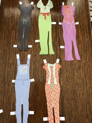 DJECO Le grand dressing Paper Doll Set Design by Petits Pois Ages 7 - 13 4